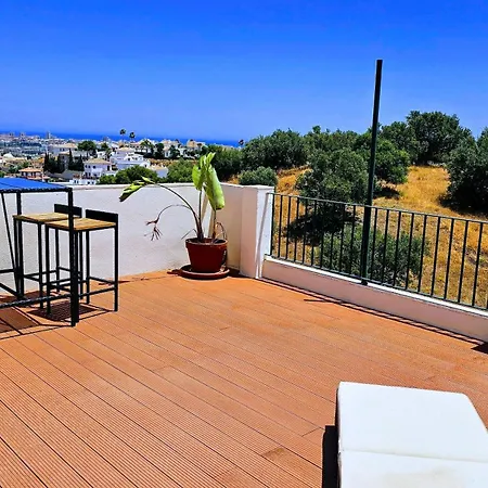 Beautiful Penthouse Two Bedrooms With Sea & Mountain View דירה *